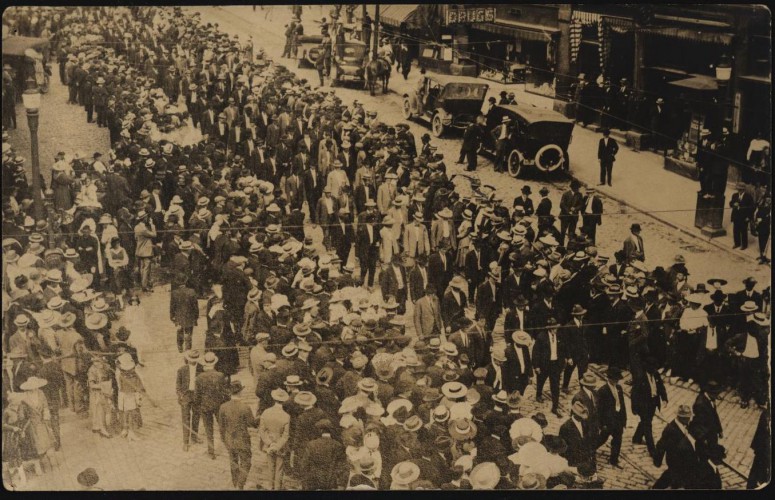 Joe Hill's funeral procession in Chicago